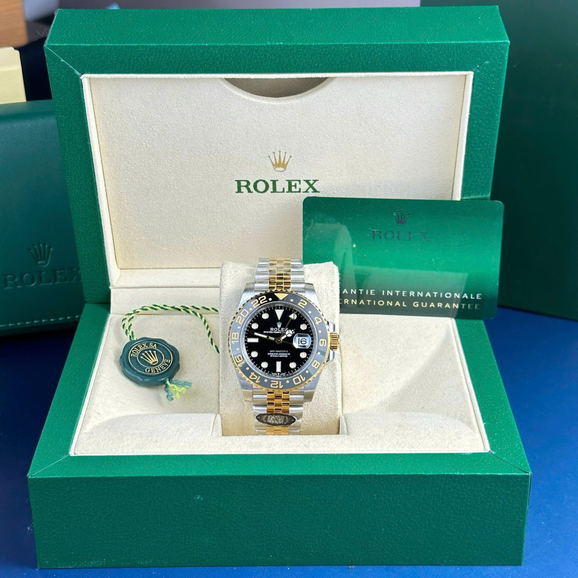 Rolex-GMT-Master-II-126713GRNR-Clean-Factory-41mm-1