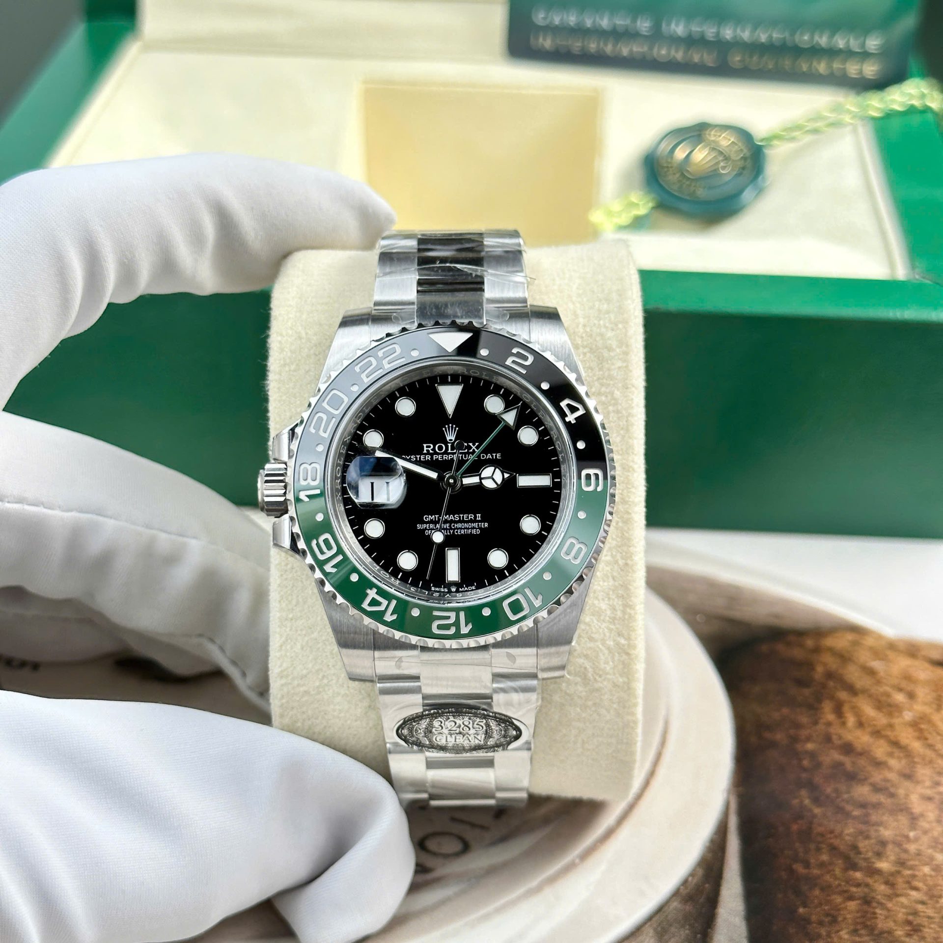 Rolex-GMT-Master-II-126729VTNR-Oyster-40mm-1