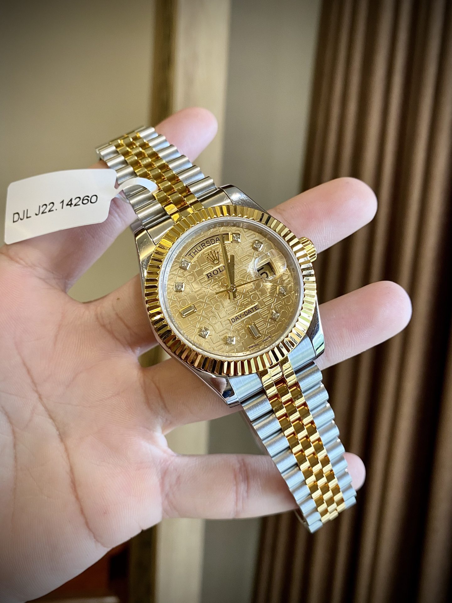 Rolex-Day-Date-116233-Gold-Dial-40mm-2