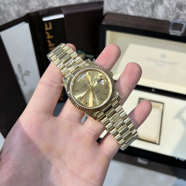 Rolex-Day-Date-228238-Roman-Gold-Dial-40mm-2
