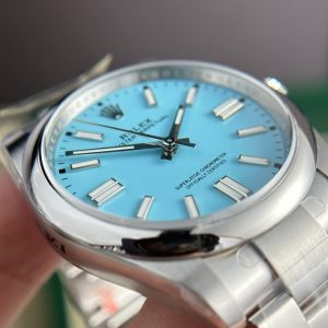 Rolex-Oyster-Perpetual-124300-Tiffany Blue-Dial-41mm-3