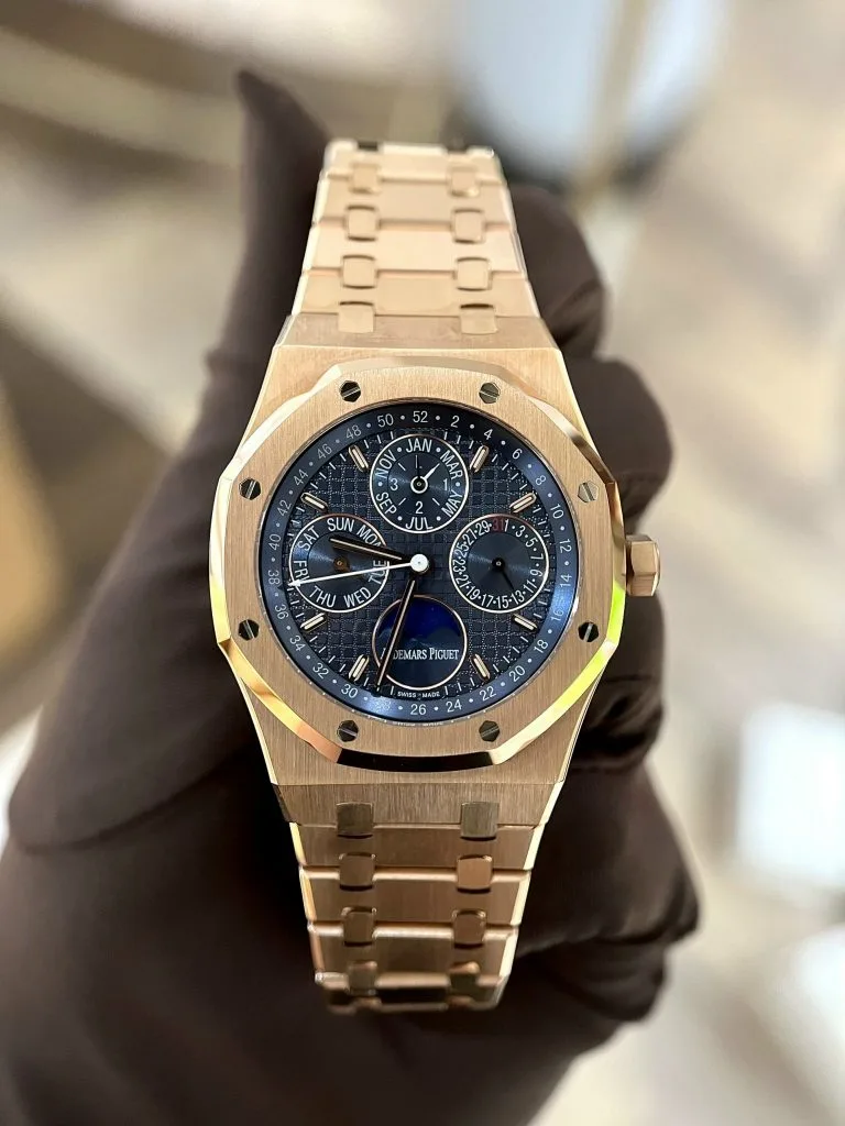 Audemars-Piguet-Royal-Oak-26574OR-41mm-1