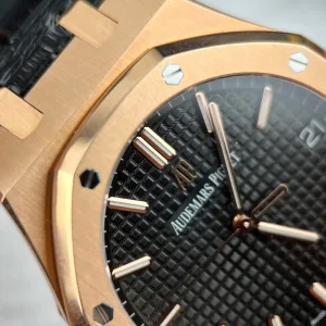 Dong-Ho-Audemars-Piguet-Royal-Oak-15500OR-Boc-Vang-Hong-Day-Da-Den-41mm-5
