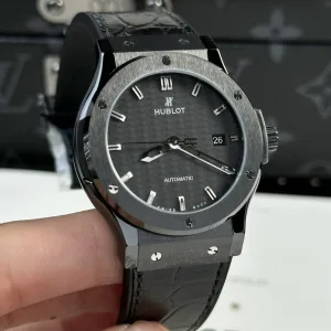 Hublot-Classic-Black-Dial-42mm-2