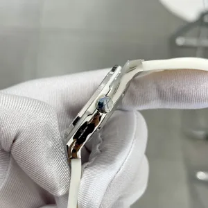 Hublot-Classic-White-Dial-38mm-4