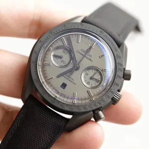 Omega-SpeedMaster-Dark-Side-Of-The-Moon-Vo-Gom-44mm-3