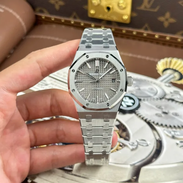 Audemars-Piguet-Royal-Oak-15450-Grey-Dial-37mm-1