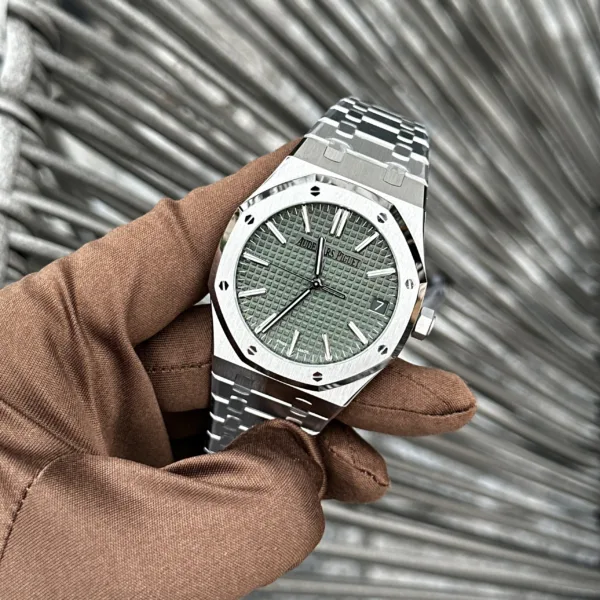 Audemars-Piguet-Royal-Oak-15510ST-Green-Dial-41mm-1