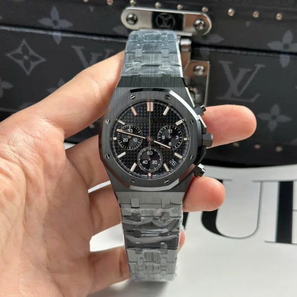 Audemars-Piguet-Royal-Oak-26240CE-Black-Dial-41mm-1