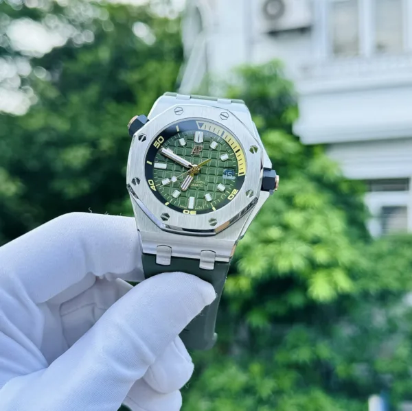 Audemars-Piguet-Royal-Oak-Offshore-15720ST-Green-Dial-42mm-1