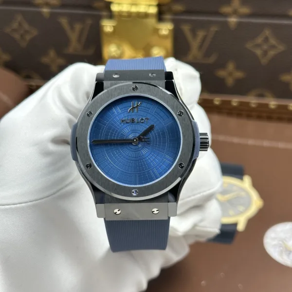 Hublot-Classic-Fusion-Blue-542.NX.7181.LR-42mm