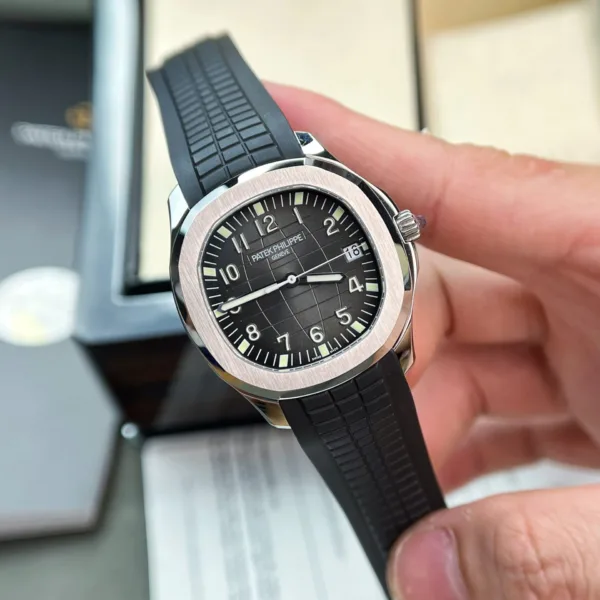 Patek-Philippe-Aquanaut-5167A-40mm