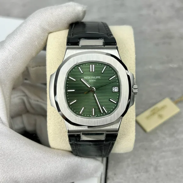 Patek-Philippe-Nautilus-5711-40mm-1