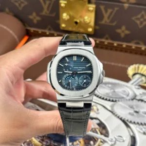 Patek-Philippe-Nautilus-5712-40mm-1
