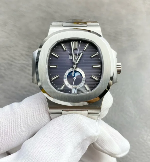 Patek-Philippe-Nautilus-5726-40mm-1