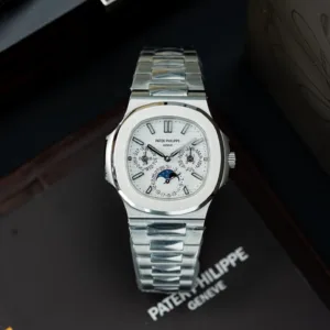 Patek-Philippe-Nautilus-5740-40mm-1