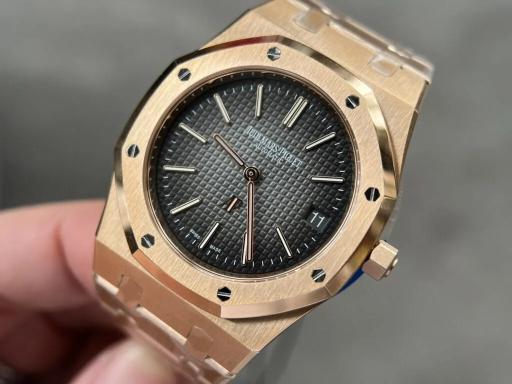 Audemars Piguet Royal Oak 15202OR Jumbo 39mm 3.webp