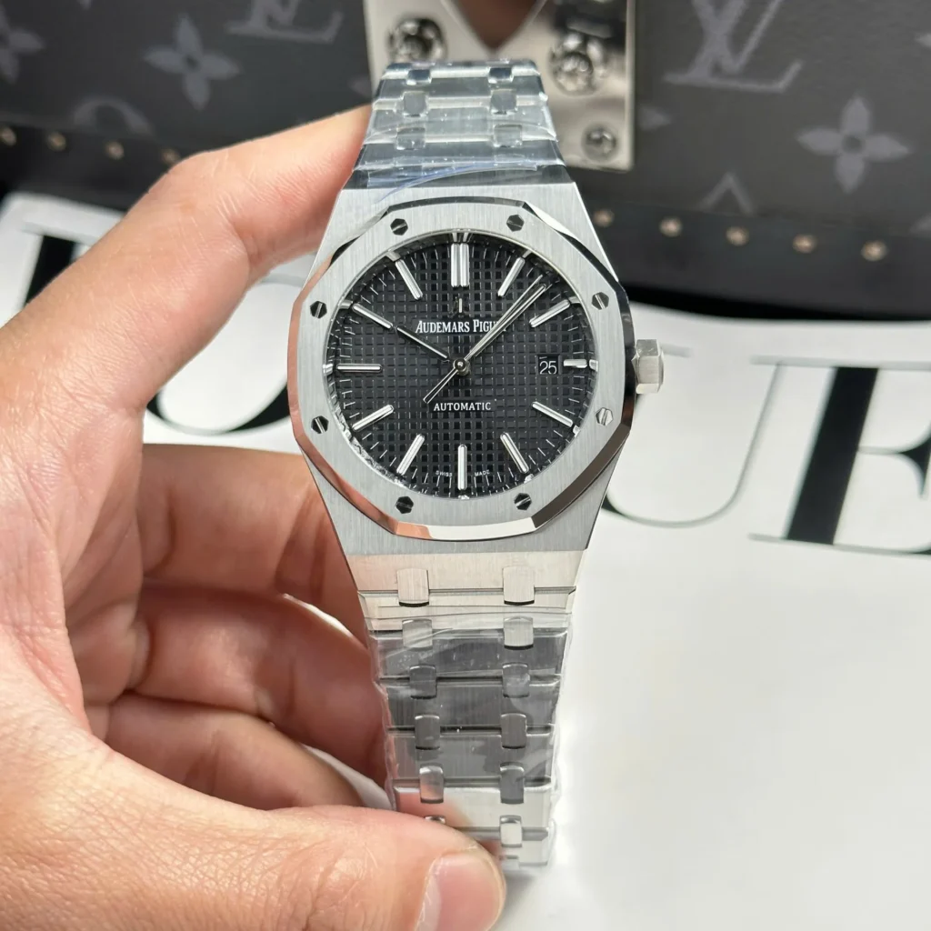 Audemars Piguet Royal Oak 15400ST Black Dial 41mm 1.webp