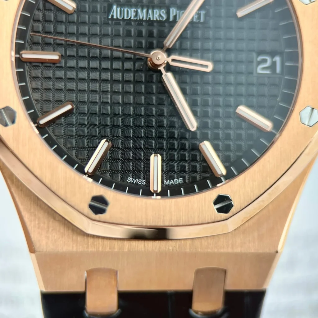 Dong Ho Audemars Piguet Royal Oak 15500OR Boc Vang Hong Day Da Den 41mm 4.webp