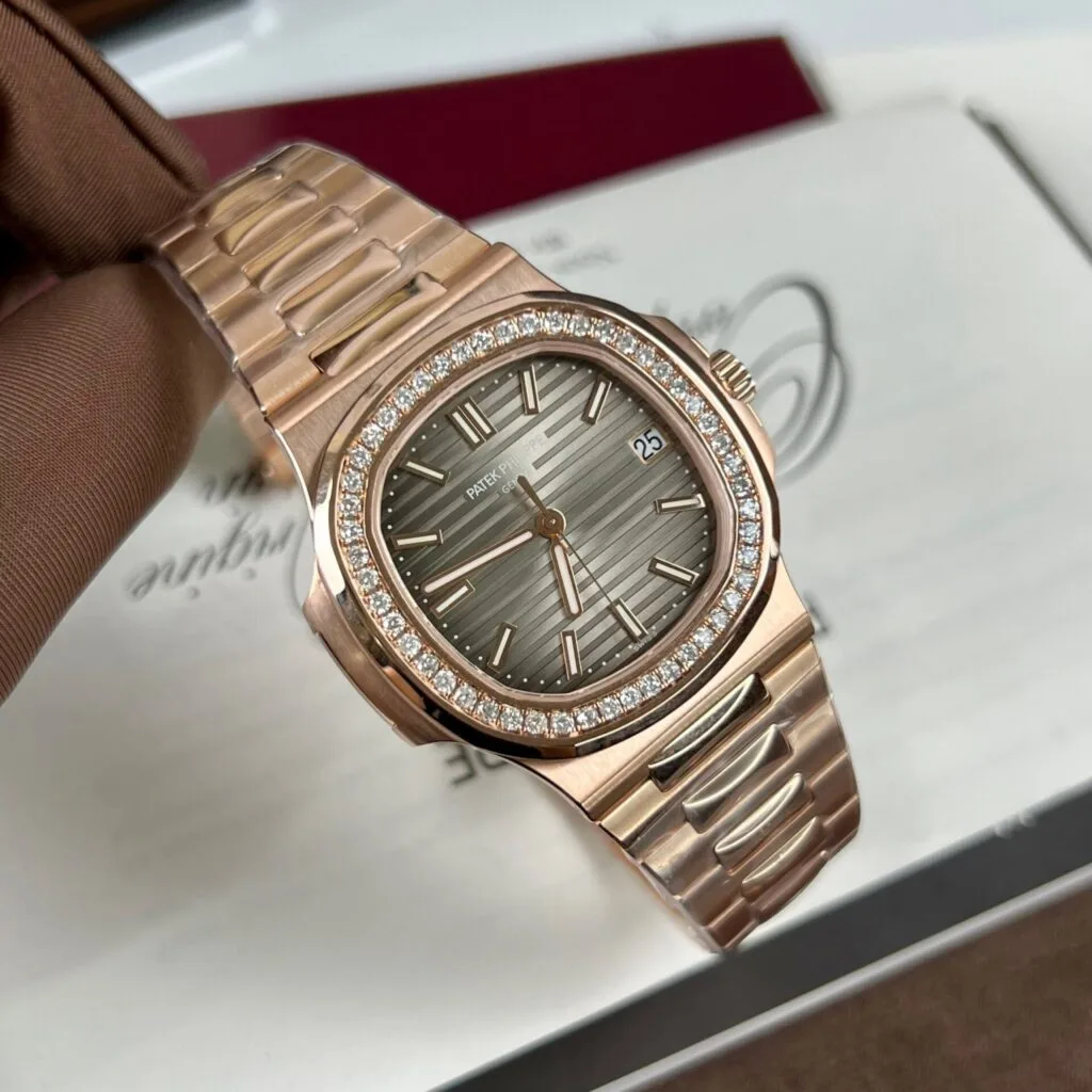 Dong Ho Patek Philippe Nautilus 5711 Replica 11 Boc Vang Do Kim Cuong Tu Nhien 40mm 4.webp