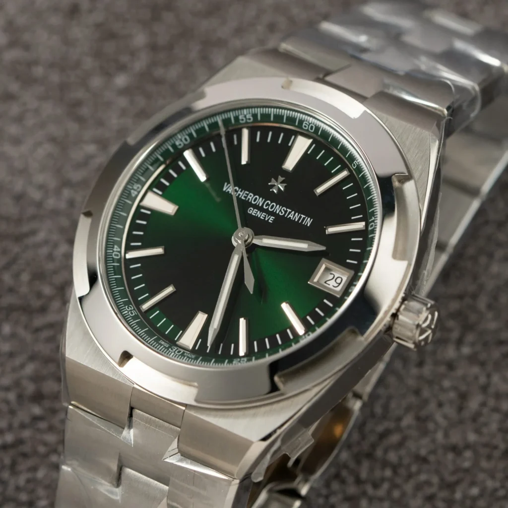 Dong Ho Vacheron Constantin Overseas 4500V Replica 1 1 Mat Xanh La Cay Nha May PPF 41mm 9.webp