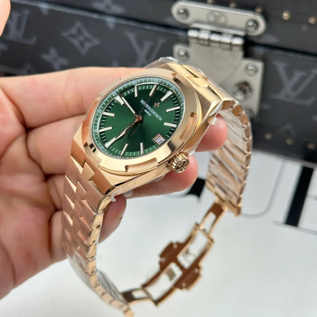 Dong Ho Vacheron Constantin Overseas 4500V Replica 11 Mat Xanh La Cay 41mm 4.webp