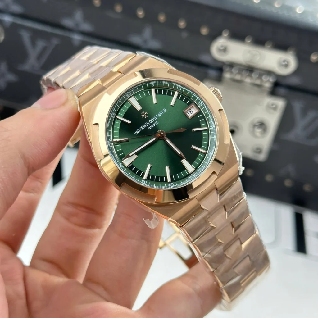 Dong Ho Vacheron Constantin Overseas 4500V Replica 11 Mat Xanh La Cay 41mm 8.webp