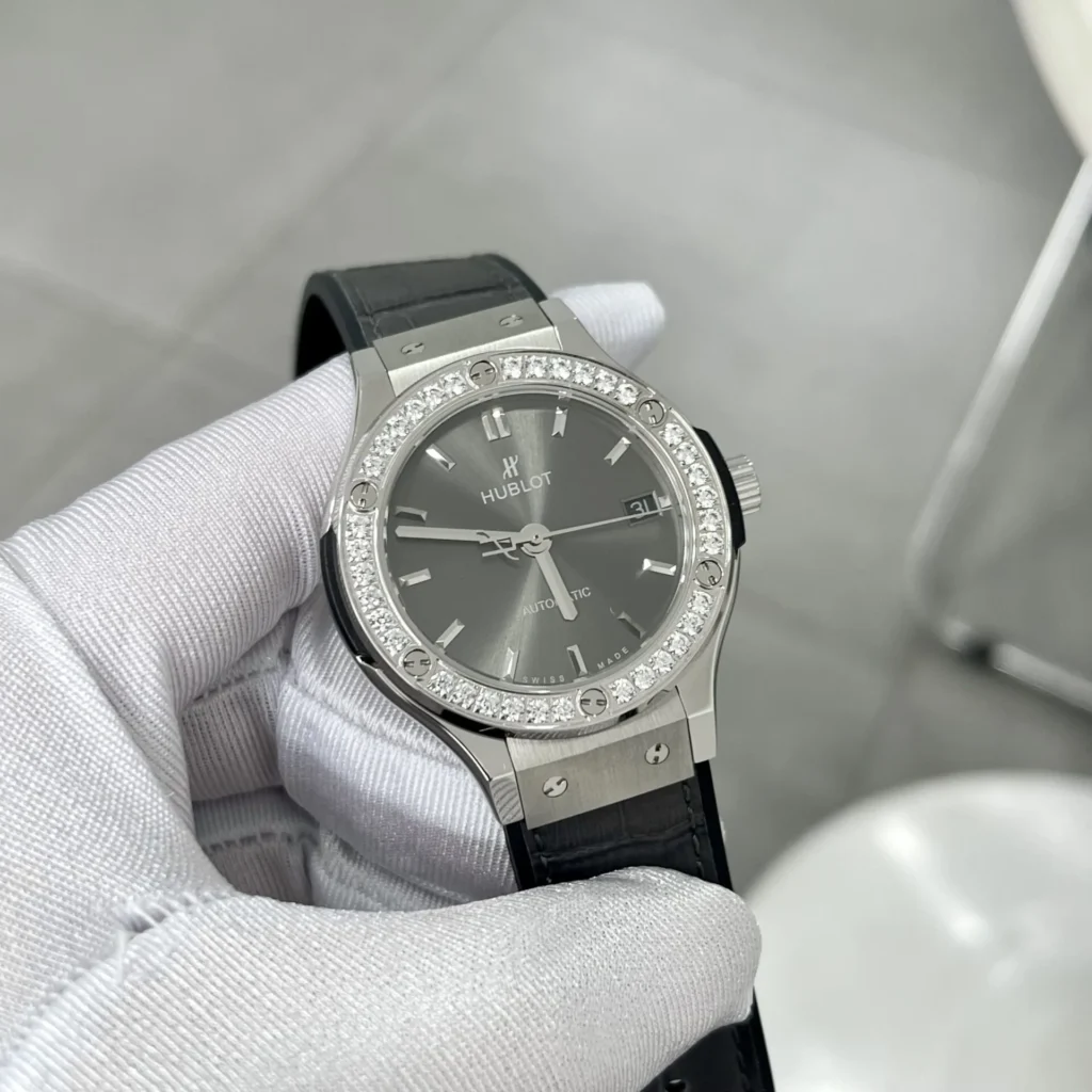 Hublot Classic Black Dial moissanite Case 38mm 2.webp