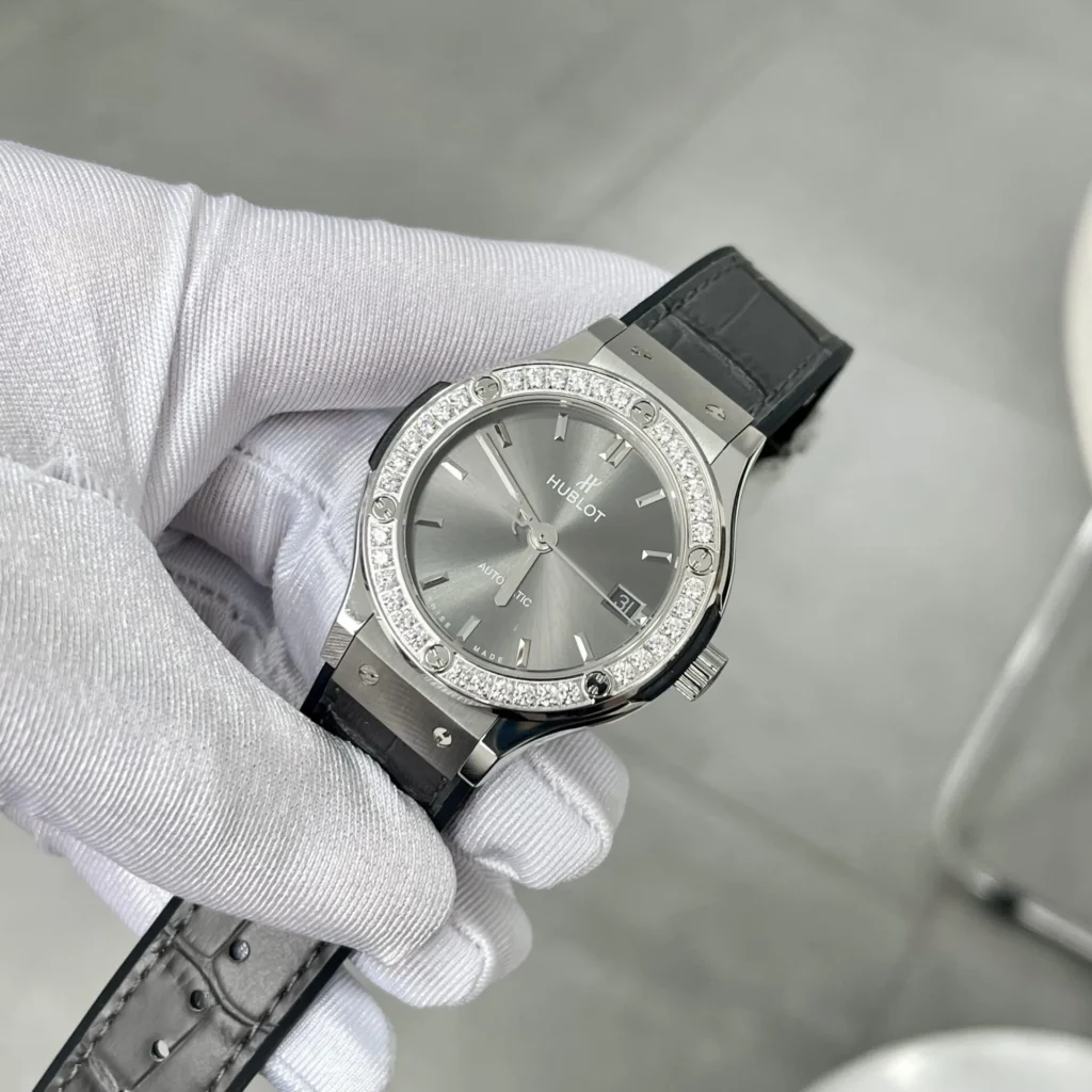 Hublot Classic Black Dial moissanite Case 38mm 3.webp