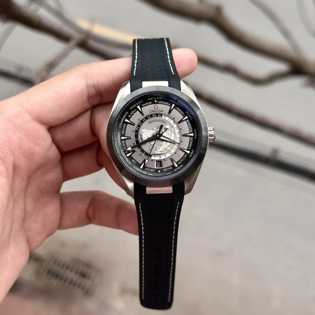 Omega Aqua Terra Worldtimer 220.92.43.22.99.001 43mm 1.webp