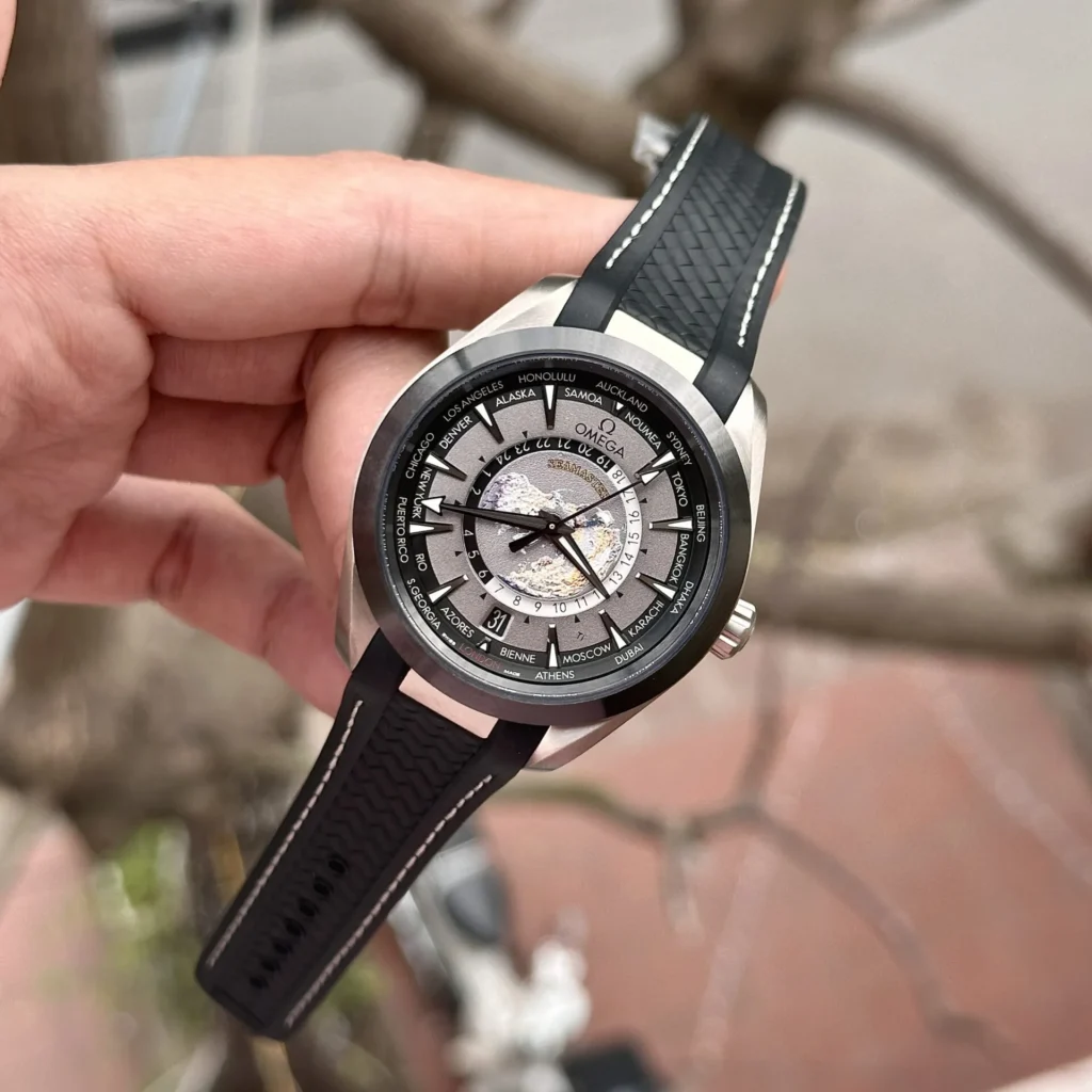 Omega Aqua Terra Worldtimer 220.92.43.22.99.001 43mm 3.webp