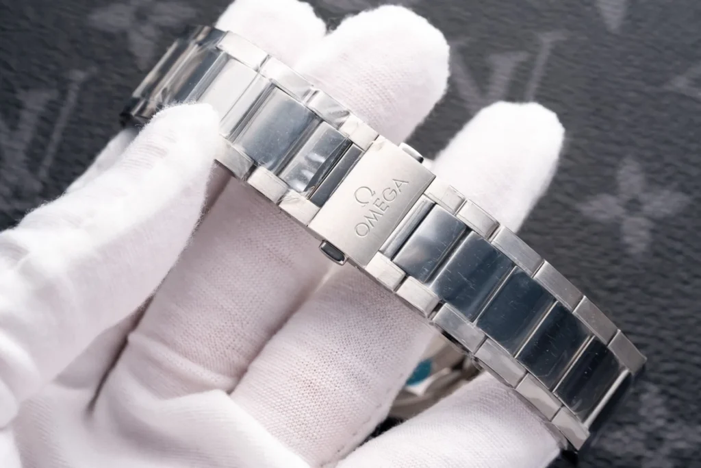 Omega Seamaster Aqua Terra 220.10.43.22.03.001 43mm 6.webp