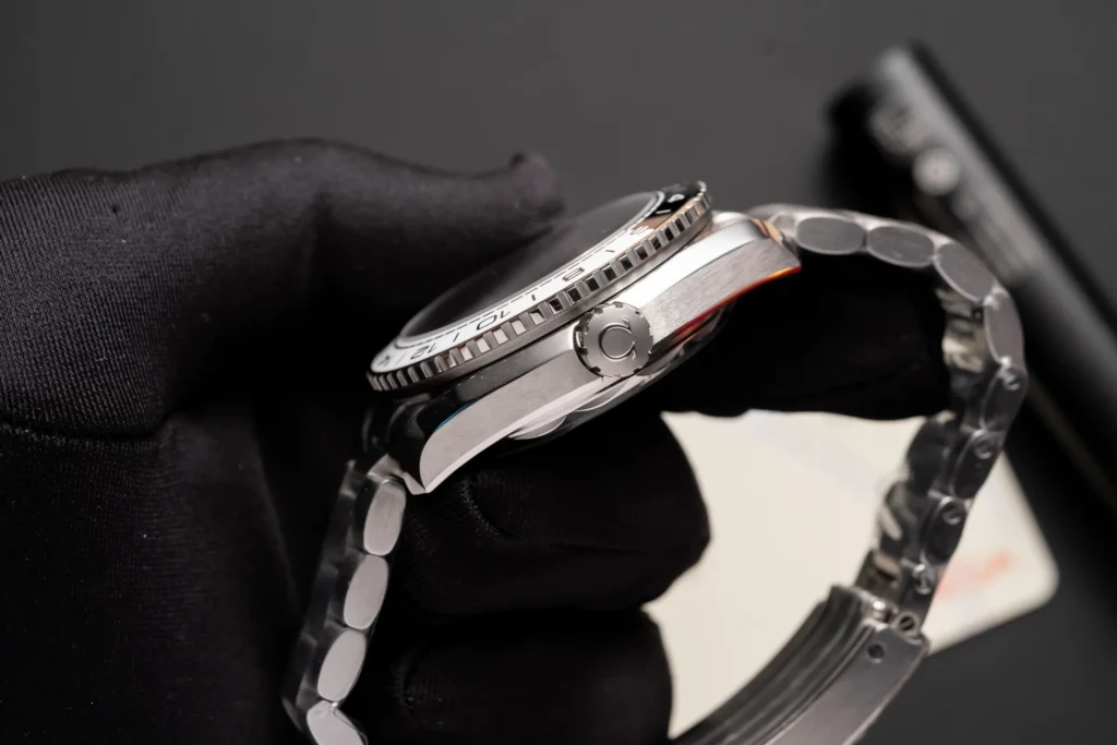 Omega Seamaster Planet Ocean 600m 215.30.44.22.01.001 43.5mm 5 scaled 1.webp