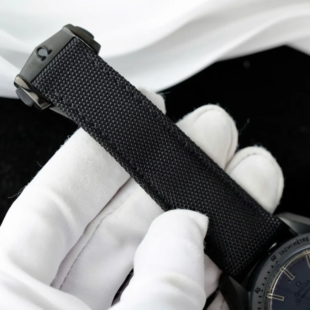 Omega SpeedMaster Dark Side Of The Moon Vo Gom 44mm 8 1.webp