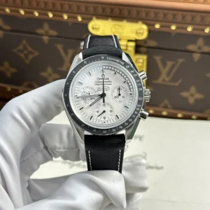 Omega Speedmaster Apollo Silver Snoopy 42mm 1 1.webp