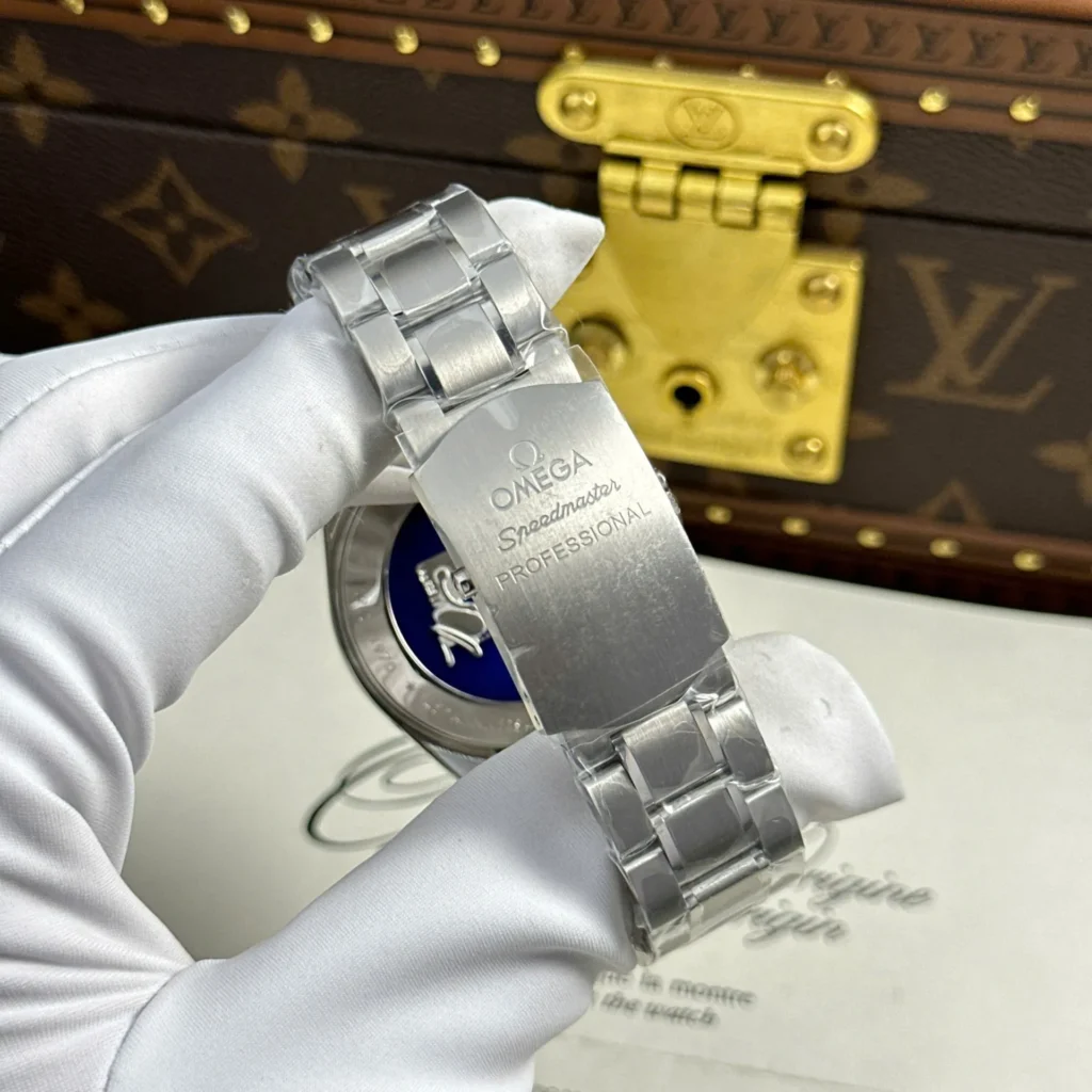 Omega Speedmaster Apollo Silver Snoopy 42mm 10.webp