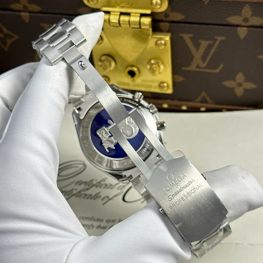 Omega Speedmaster Apollo Silver Snoopy 42mm 11.webp
