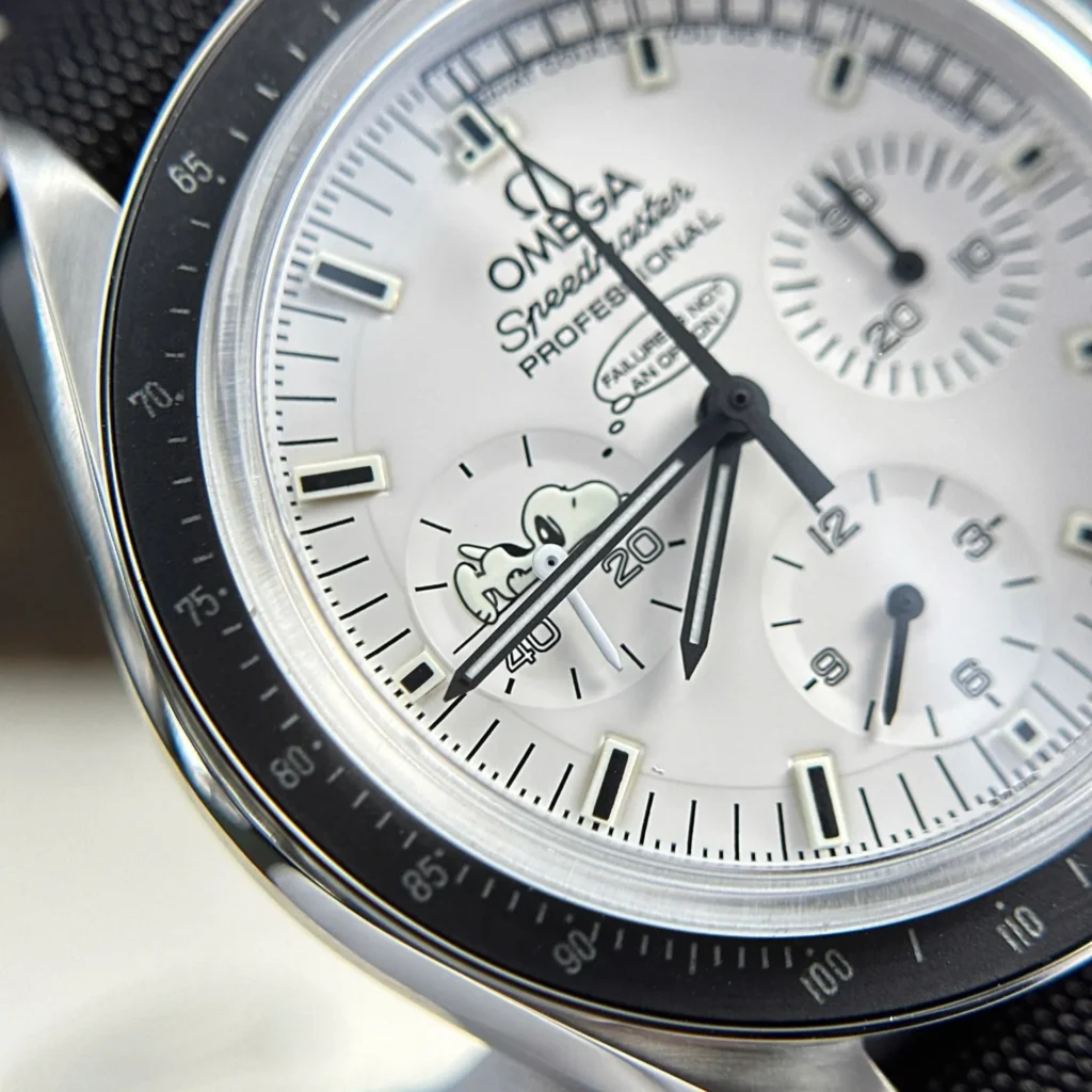 Omega Speedmaster Apollo Silver Snoopy 42mm 5 1.webp