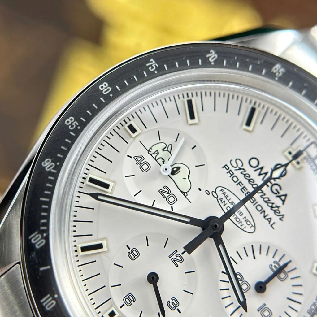 Omega Speedmaster Apollo Silver Snoopy 42mm 6.webp