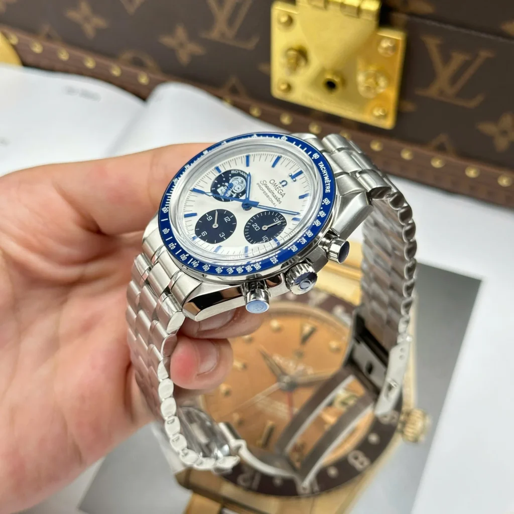 Omega Speedmaster Snoopy Avard 42mm 3.webp