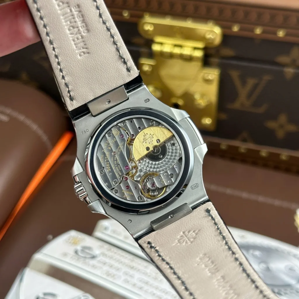 Patek Philippe Nautilus 5712 40mm 10.webp