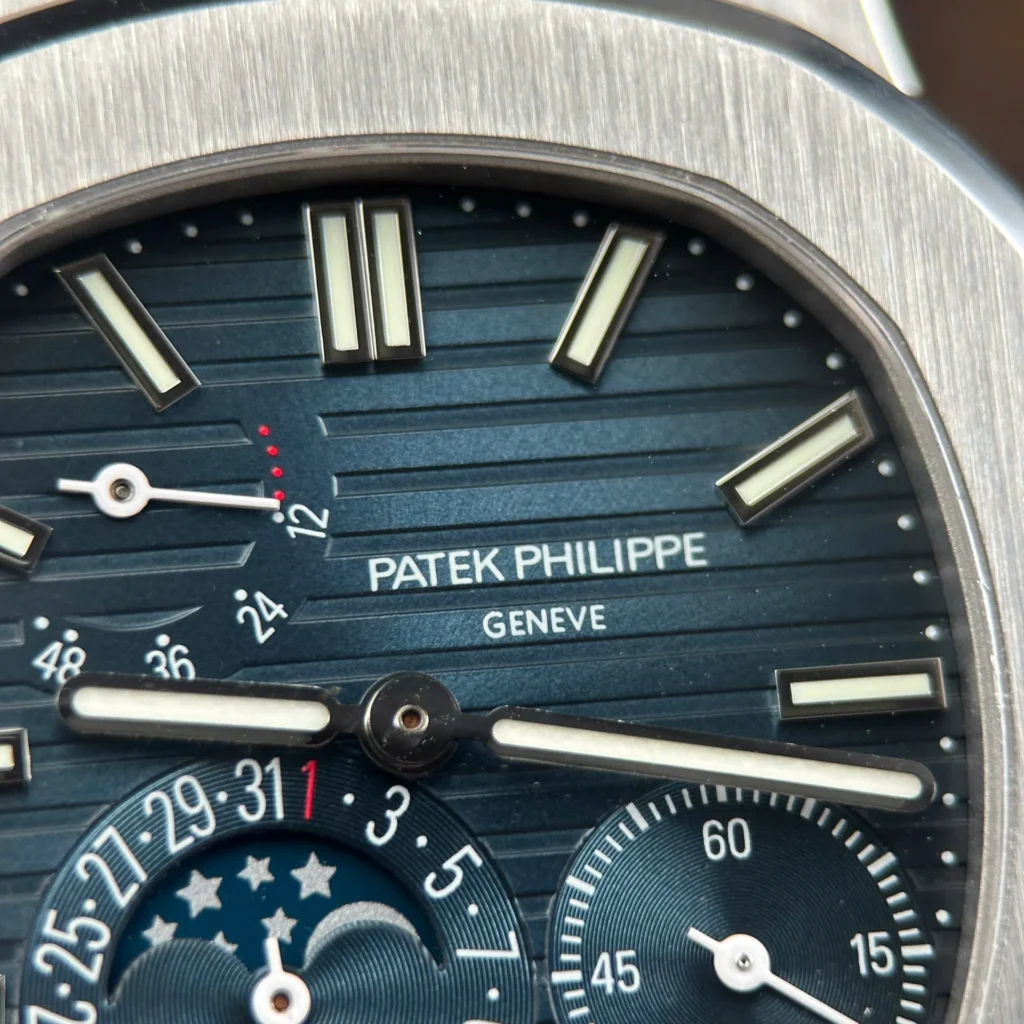 Patek Philippe Nautilus 5712 40mm 4.webp