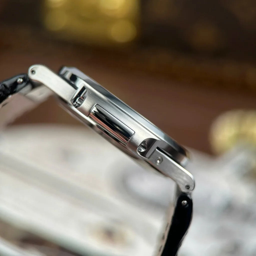 Patek Philippe Nautilus 5712 40mm 8.webp