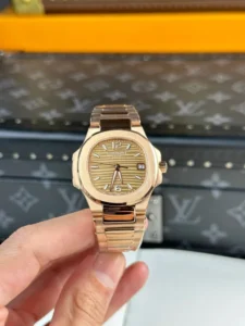 Patek Philippe Nautilus 7010 32mm 1.webp