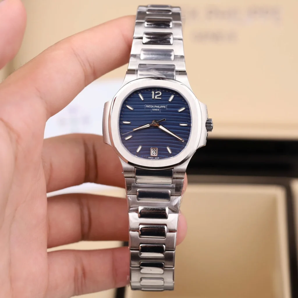 Patek Philippe Nautilus 7118 35mm 1 1.webp