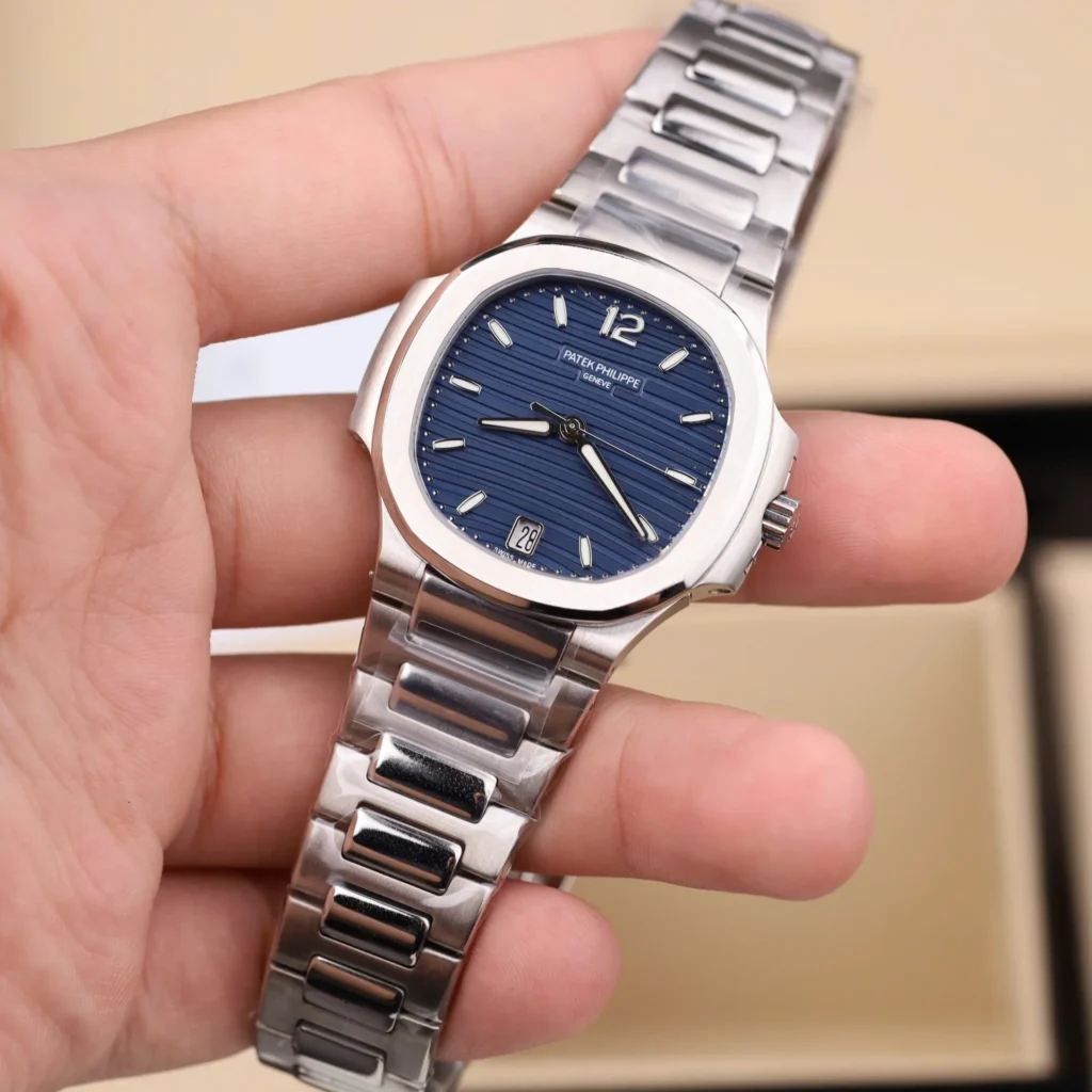 Patek Philippe Nautilus 7118 35mm 2.webp