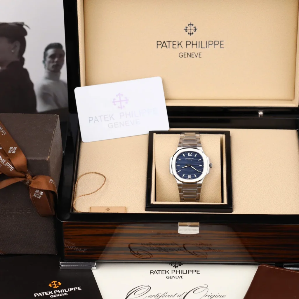 Patek Philippe Nautilus 7118 35mm 4.webp