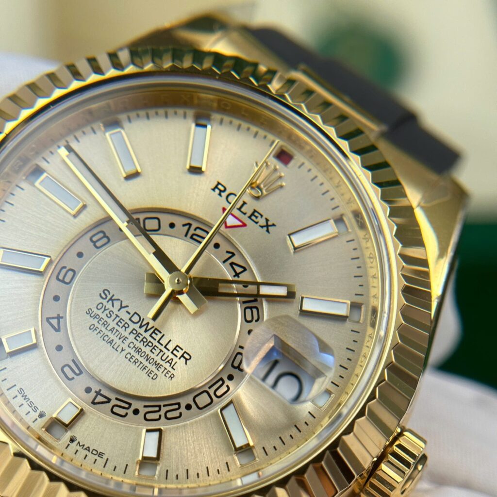 Rolex Che Tac Sky Dweller Champagne Nang 192 ZF 42mm 4.jpg