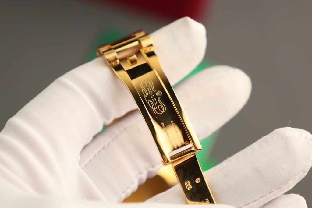 Rolex Day Date 228235 White Dial 36mm 12.jpg