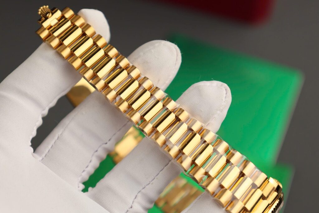Rolex Day Date 228235 White Dial 36mm 7.jpg